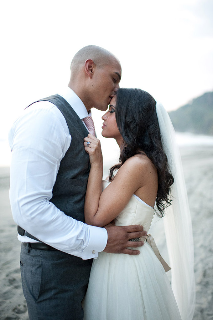 Pink & Gray Beach Wedding | Comfort Studio-08