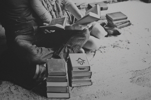 vintage rustic engagement | Cozbi Jean Photography-04