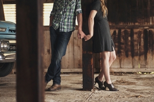 vintage rustic engagement | Cozbi Jean Photography-09