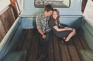 vintage rustic engagement | Cozbi Jean Photography-12