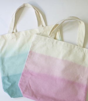 dip-dyed canvas tote DIY | Glamour & Grace