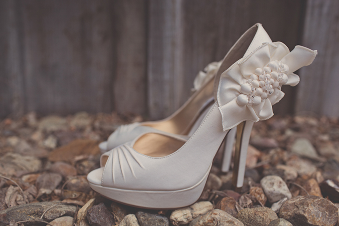 purple shabby chic wedding | Lindsey Gomes