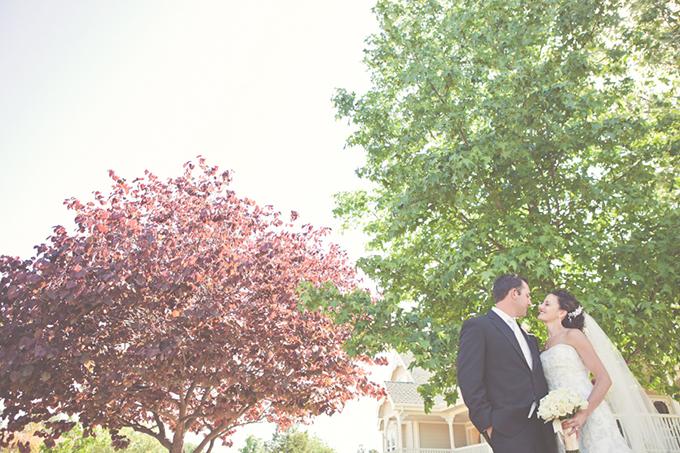 purple shabby chic wedding | Lindsey Gomes