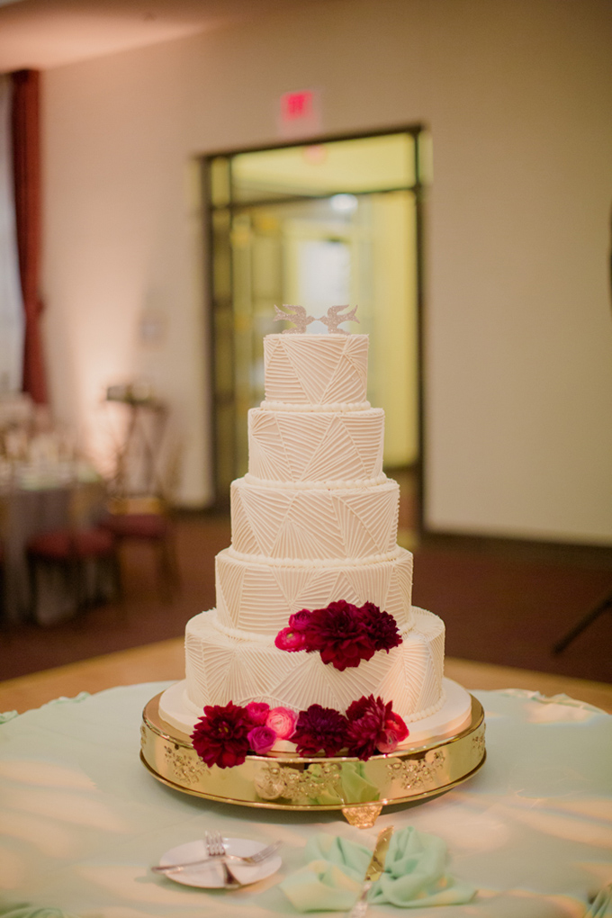 vintage burgundy wedding | Kristin La Voie Photography