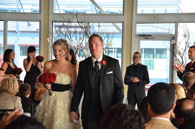 red and black NYC wedding | Jessica Schmitt Photography