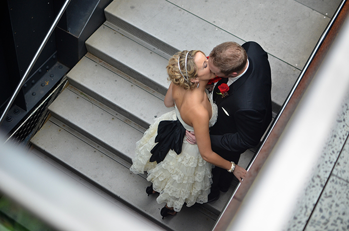 red and black NYC wedding | Jessica Schmitt Photography