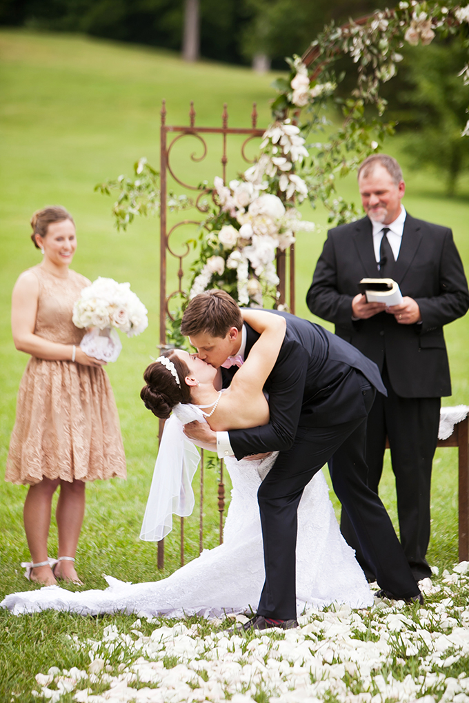 neutral southern wedding | JEN & CHRIS CREED | Glamour & Grace