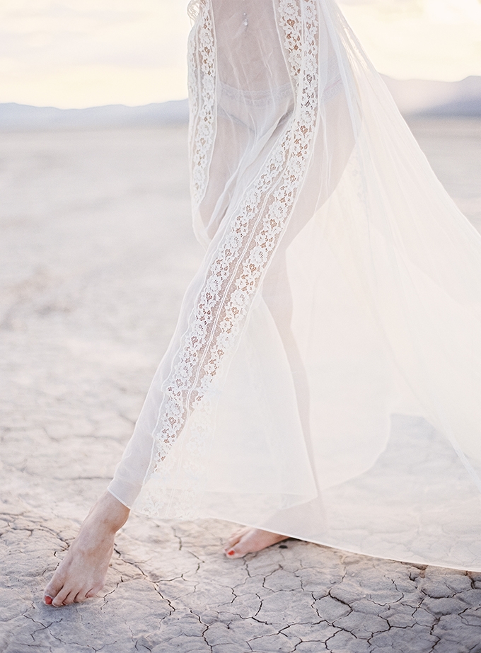 Photo Fridays Romantic Desert Boudoir Glamour And Grace