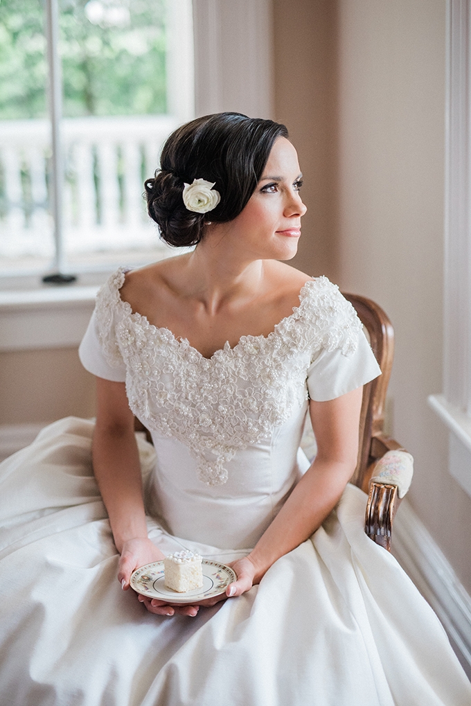 Glamour Grace Heirloom Weddings Heirloom Bridal Portraits Joslyn Holtfort Glamour Grace