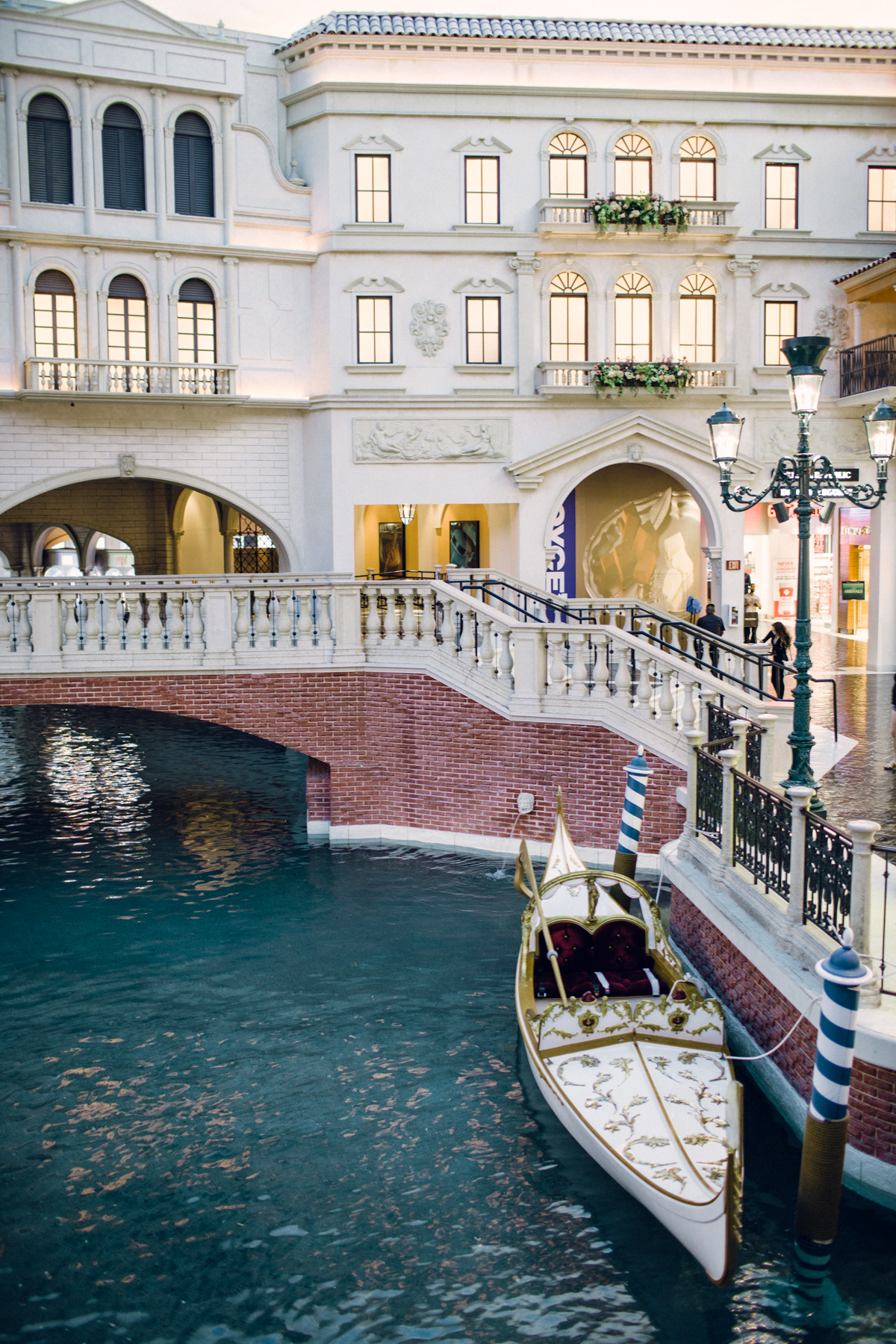 How To Have A Chic Las Vegas Wedding Glamour Grace